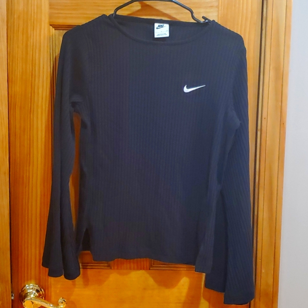 Nike black top